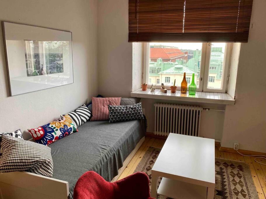 Studio Apartment, View Over The Roofs For The Sunrise Helsinki Exterior photo